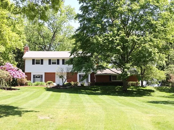 111 Wilmar Dr, Pittsburgh, PA 15238