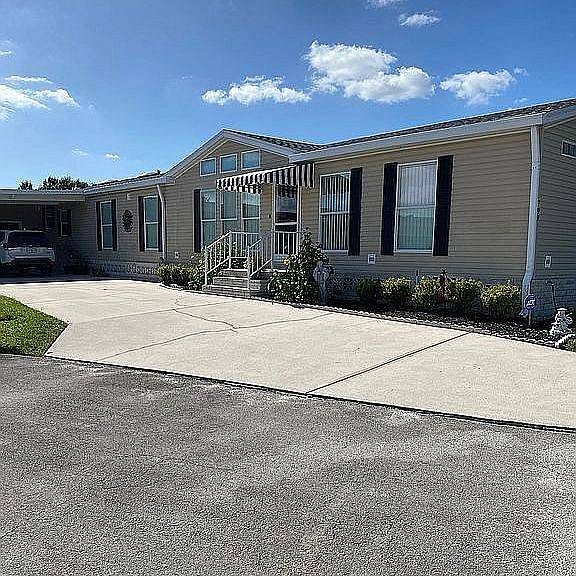 1st image of 4541 Dewsbury Ct