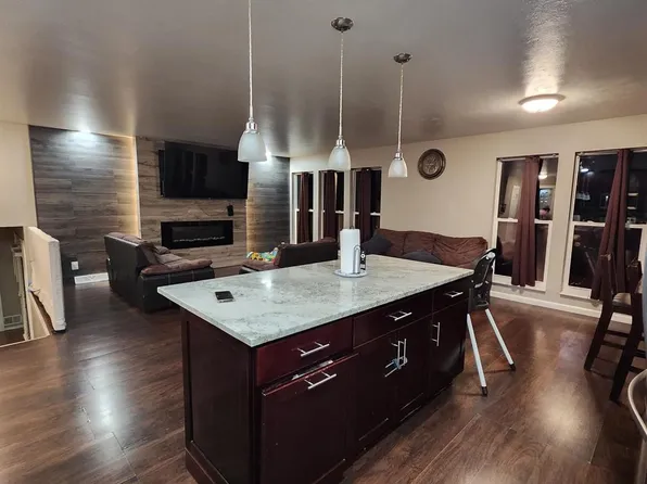 15361 8th Avenue E, Aurora, CO 80011