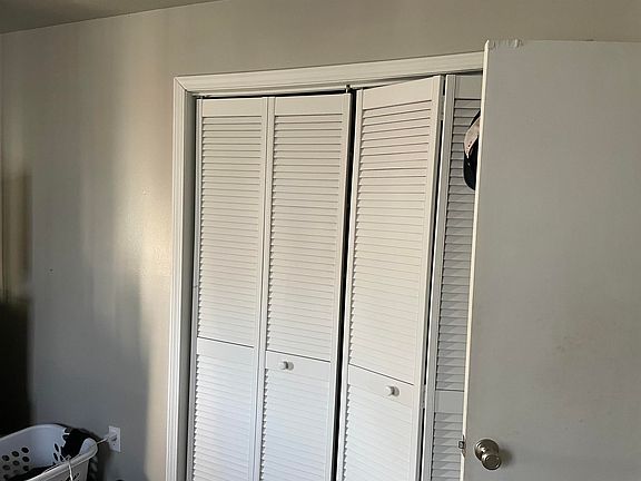 4th image of 101 W G St