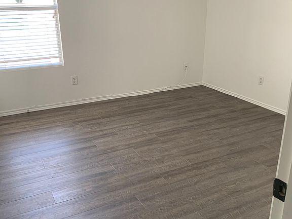 5th image of 2701 Woodlake Pkwy