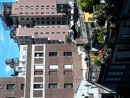 Rented by Helen Tsagaris, LREB | media 3