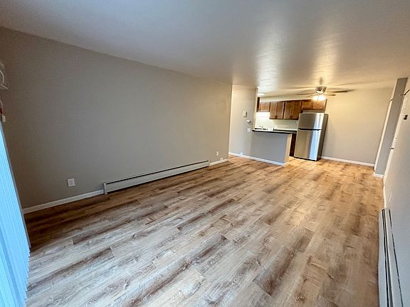 4th image of 702 W Badger Rd APT 15
