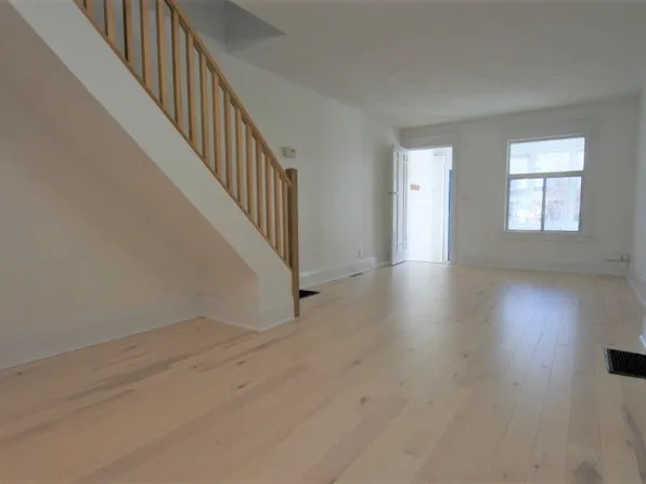 19 A Hiawatha Rd, Toronto, ON M4L 2X7
