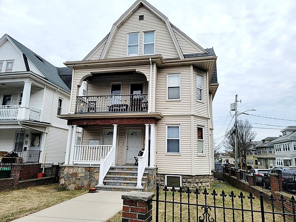 3rd image of 114 Fellsway W Floor 3