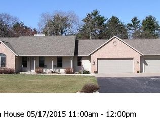 2285 Tumbleweed Trl, Suamico, WI 54313