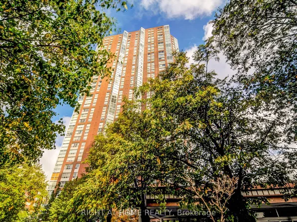 7 Concorde Pl, Toronto, ON
