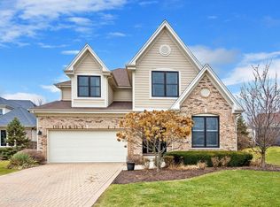 1N602 Golf View Ln, Winfield, IL 60190