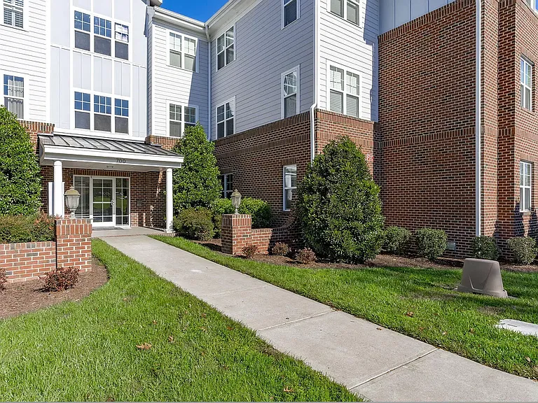 1034 Waterford Lake Dr #1034 — Photo 24