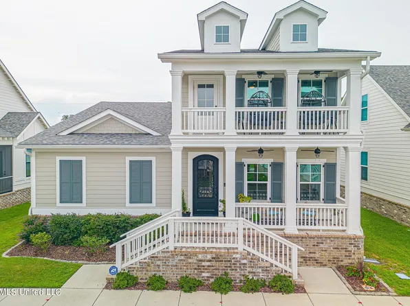 108 Whispering Oaks Dr, Pass Christian, MS 39571