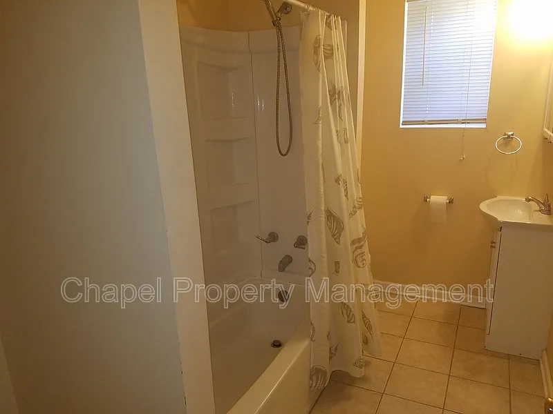 1 bed, 1.0 bath, 600 sqft, $1,200 — Photo 4