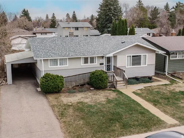 134 MacLean CRESCENT, Saskatoon, SK S7J 2R7