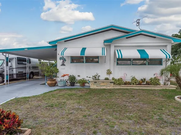 2035 Pleasure Dr, Holiday, FL 34691