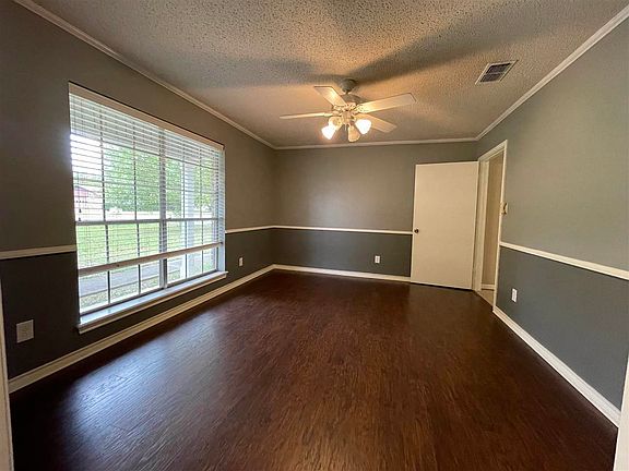 4th image of 6 Big Oak Ln