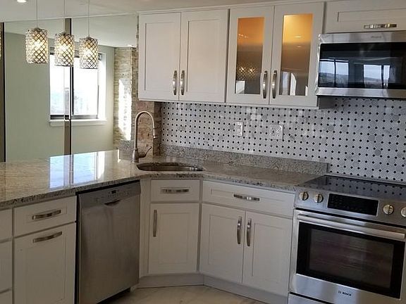 3rd image of 200 Burkhall St Unit 802