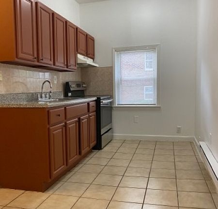 5th image of 174 Irvington Ave Floor 1