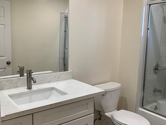 5th image of 1561 Willowbrae Ave