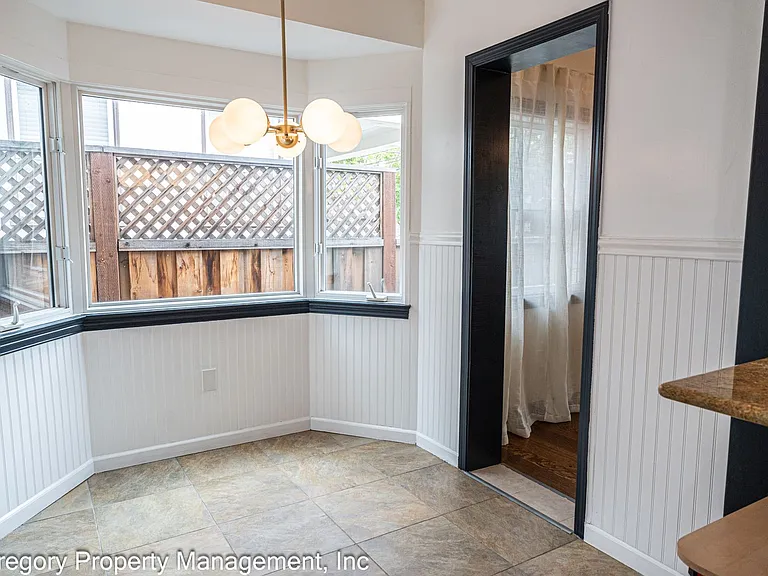 1805 Central Ave — Photo 8