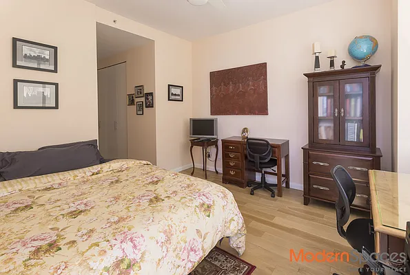 Sold by Modern Spaces | media 9