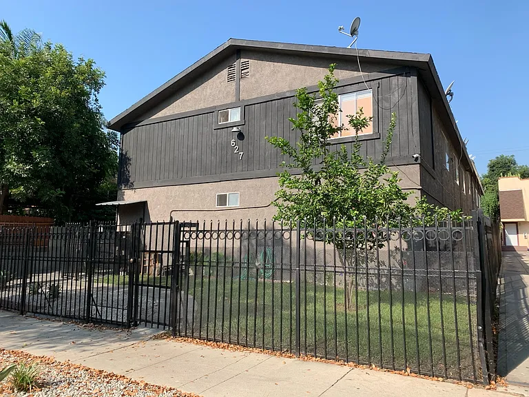 627 N Alexandria Ave — Photo 12