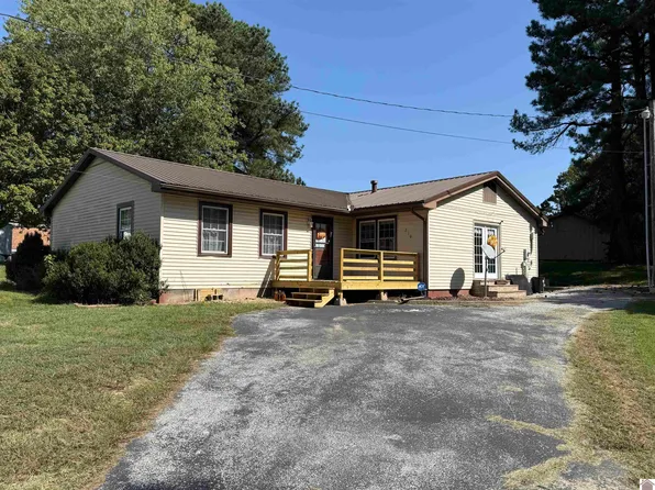 210 Hillwood St, Eddyville, KY 42038