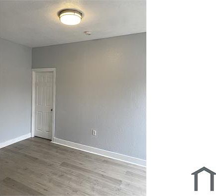 1st image of 807 W 43rd St