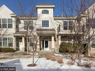 8317 Townsend Dr, Eden Prairie, MN 55344