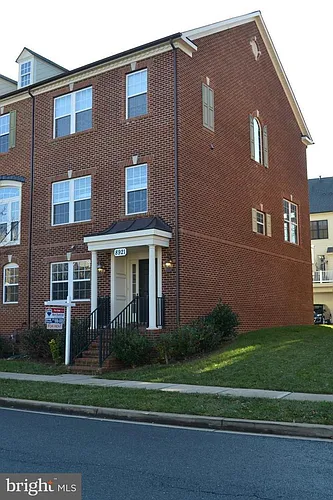 8921 Amelung St Photo 1