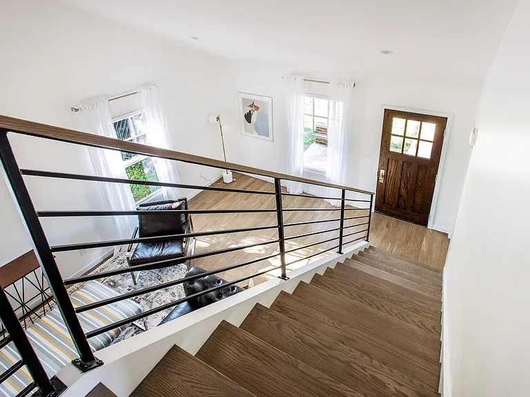 1308 Fatherland St — Photo 16