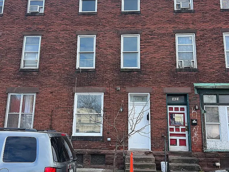 1433 Derry St — Photo 1