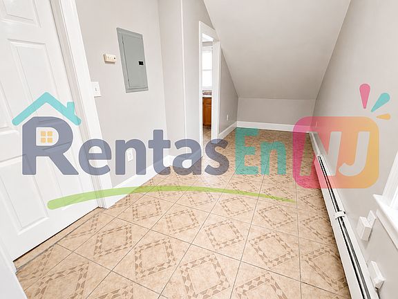 4th image of 96 Lindsley Ave #3B