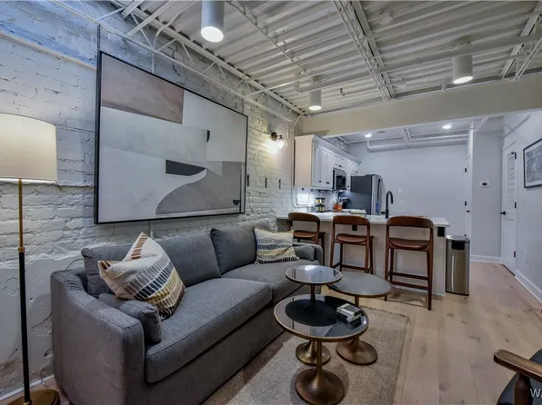 2304 University Blvd #201, Tuscaloosa, AL 35401