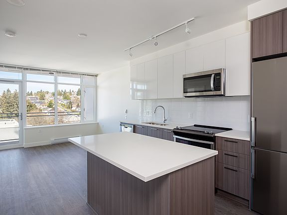 3rd image of 228 Nelsons Cres #2B-2Ba-964Sqft
