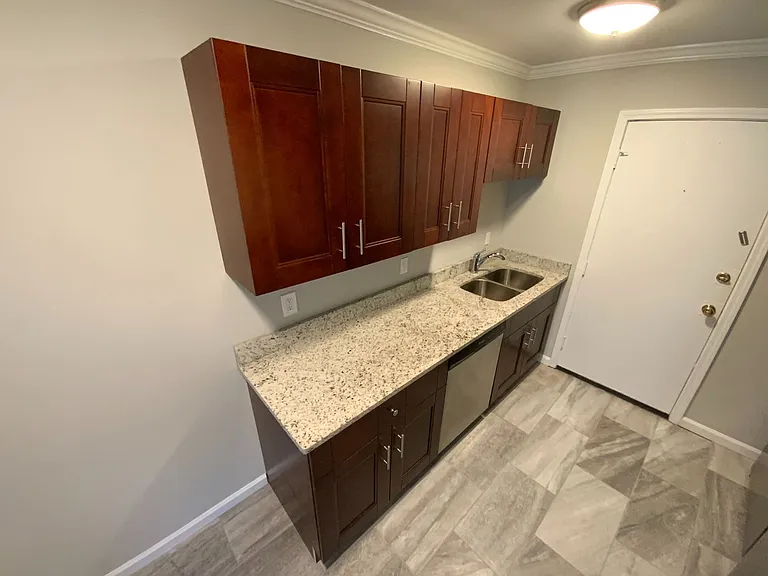 2040 Dekalb Ave NE — Photo 4