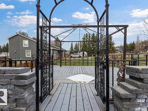 5th image of 60 Sturgeon View Cres