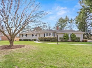 46 Rutlee Dr, Trumbull, CT 06611