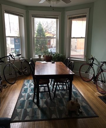 3rd image of 1434 W Argyle St