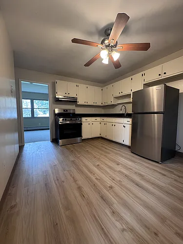 400 Riverside Dr Photo 1