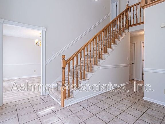 5th image of 2402 Betsy Ct SW