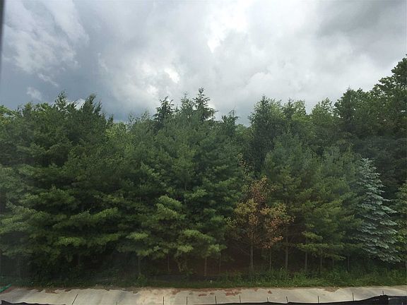 5th image of 144 Greenwood Rd