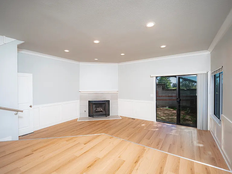 5050 Wilder Dr — Photo 3