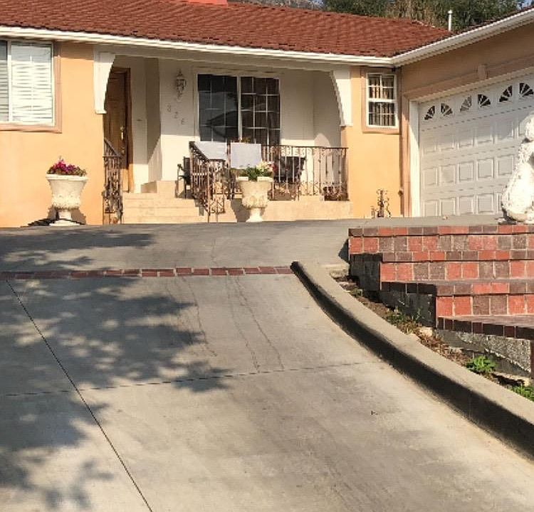 1st image of 826 S Sunset Canyon Dr