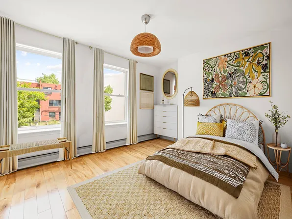 96 Pioneer Street image 7 of 13