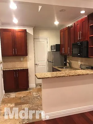 Rented by Mdrn Residential | media 11