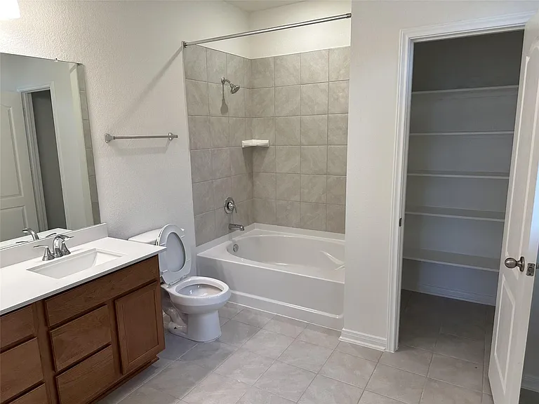 3019 Kastania Ln N — Photo 15