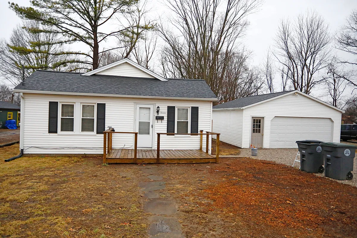 Building Photo - 3000 Rheinhardt Ave