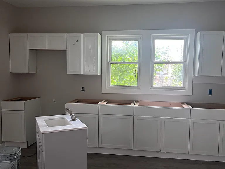 236 S 42nd St — Photo 5