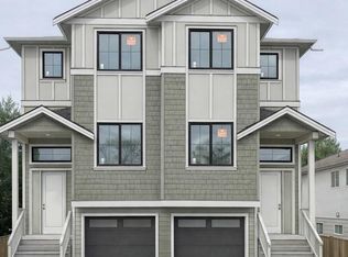 4016 Wiseton St #A, Saanich, BC V8Z4M7
