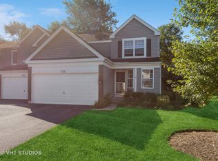 727 Silk Oak Ln, Crystal Lake, IL 60014