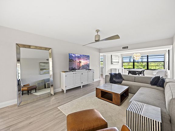 2nd image of 6061 Balboa Circle #403